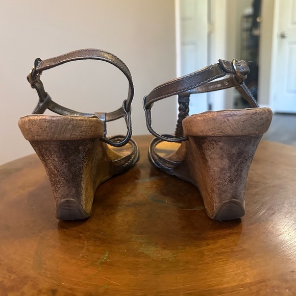 Kenneth Cole REACTION Leather Cedar Liscious Strappy Wood Wedge Sandals-Free S/H - Picture 9 of 16